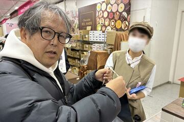 一番人気と評判のジャン＝ミッシェル・モルトローのショコラを購入した渡辺広明氏