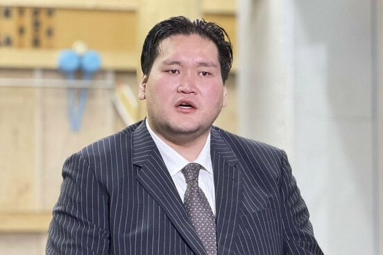 伊勢ヶ浜部屋の伊勢ヶ浜親方（元横綱照ノ富士）