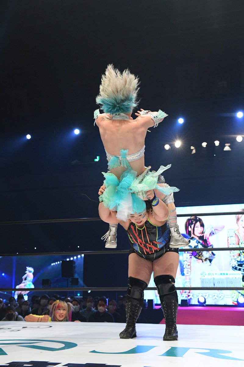写真：【スターダム】中野たむ＆なつぽいの「メルティア」が王座陥落で