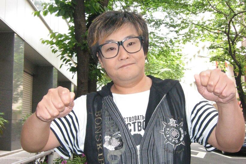 復帰してインタビューに答えた笠浩二さん（２００５年）
