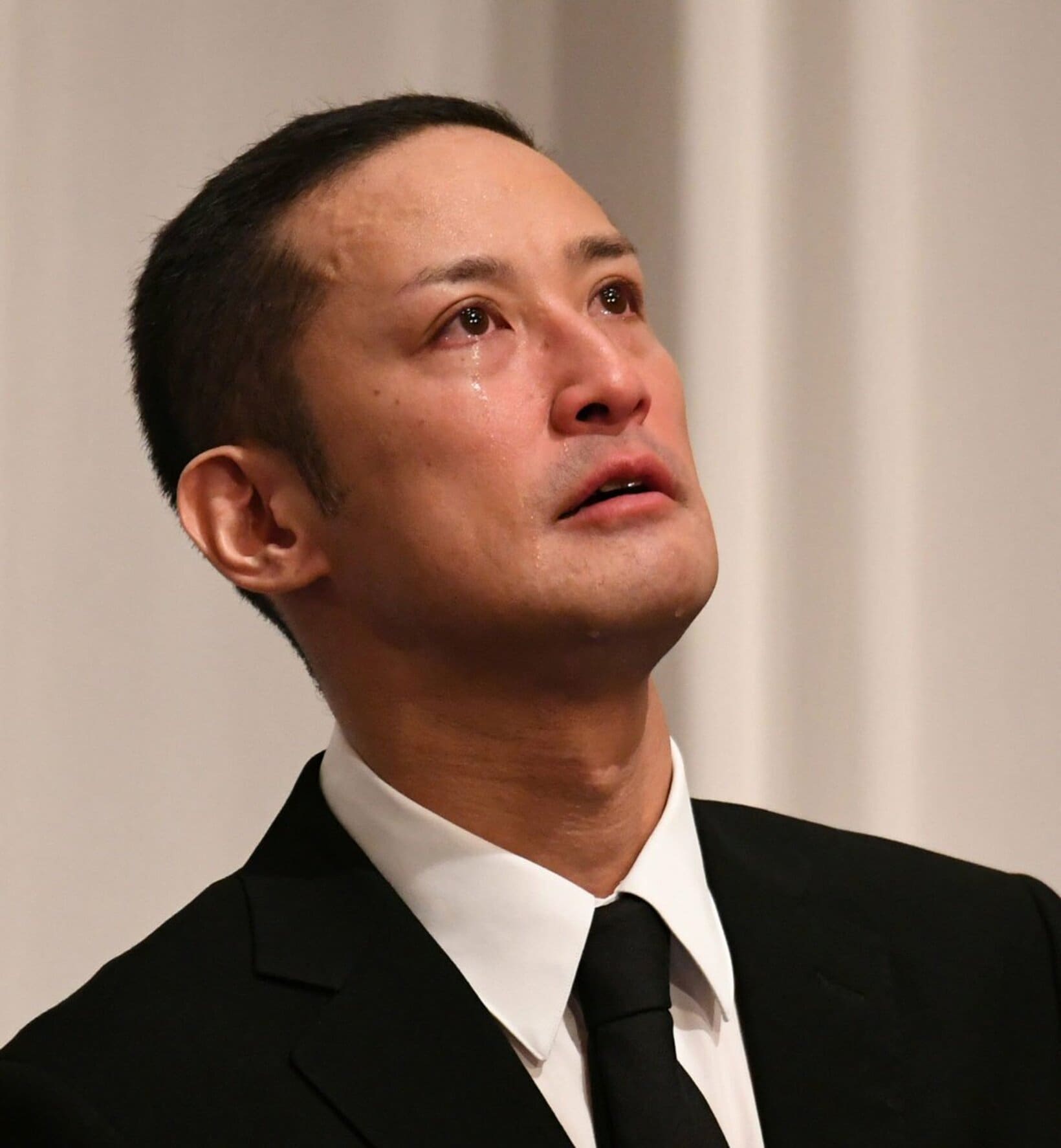 涙を流す松岡昌宏（２０１８年）