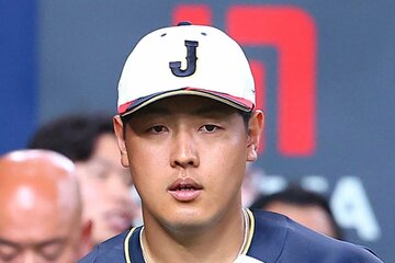 フェースラインがシャープになった岡本和真