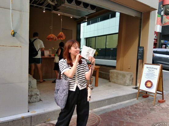 韓国旅行を楽しむ牧原真由さん