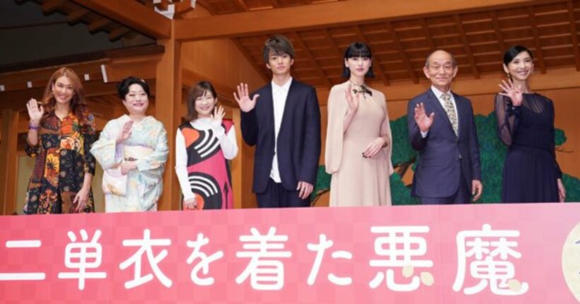  左からＬiＬｉＣｏ、山村紅葉、伊藤沙莉、伊藤健太郎、三吉彩花、笹野高史、黒木瞳監督