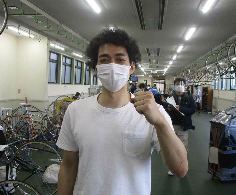  ひと回りたくましくなったアフロモンスター・山崎賢人