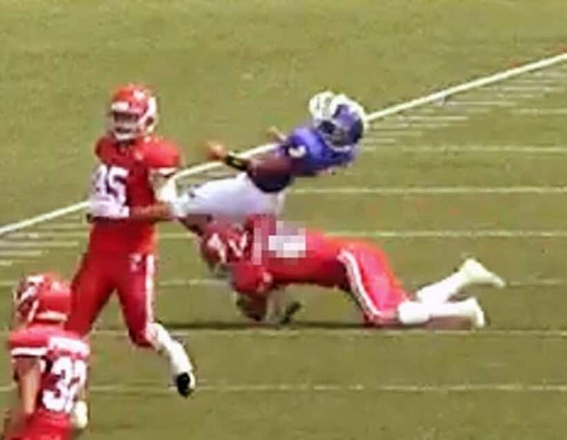  悪質タックルの問題場面（関西学院大学アメリカンフットボール部提供）。一部加工