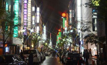  銀座のネオン街（写真はイメージ＝東スポWeb）