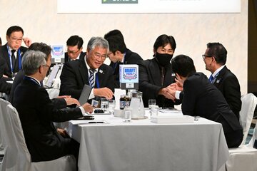 菰田陽生の〝一本釣り〟が決まり喜ぶ新庄監督