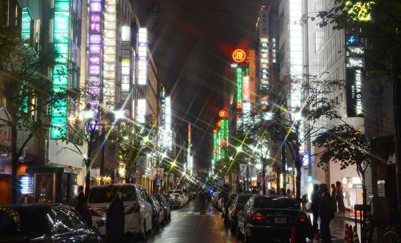  銀座のネオン街（写真はイメージ＝東スポWeb）