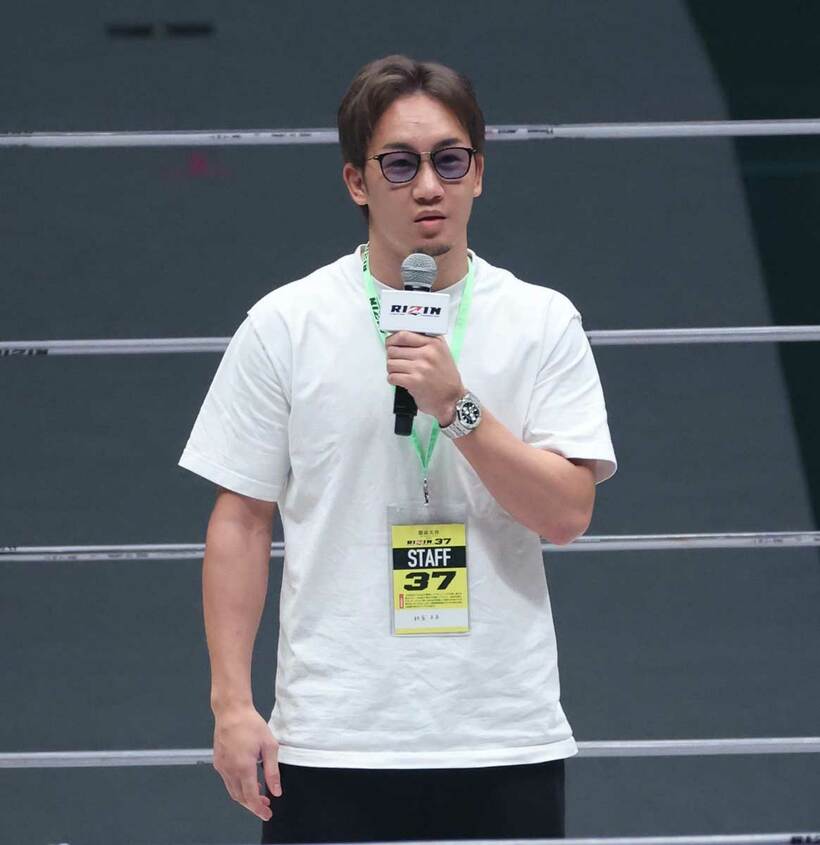  リング上で決意表明した朝倉未来（東スポWeb）