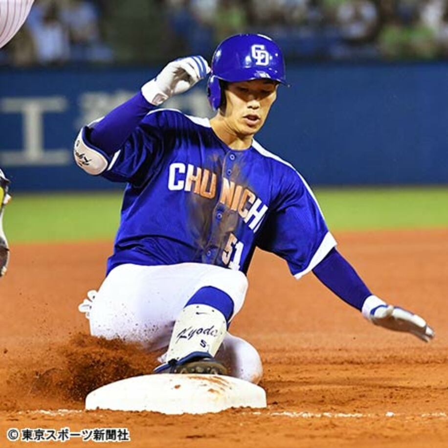  ５回、京田は今季１３８安打目の三塁打