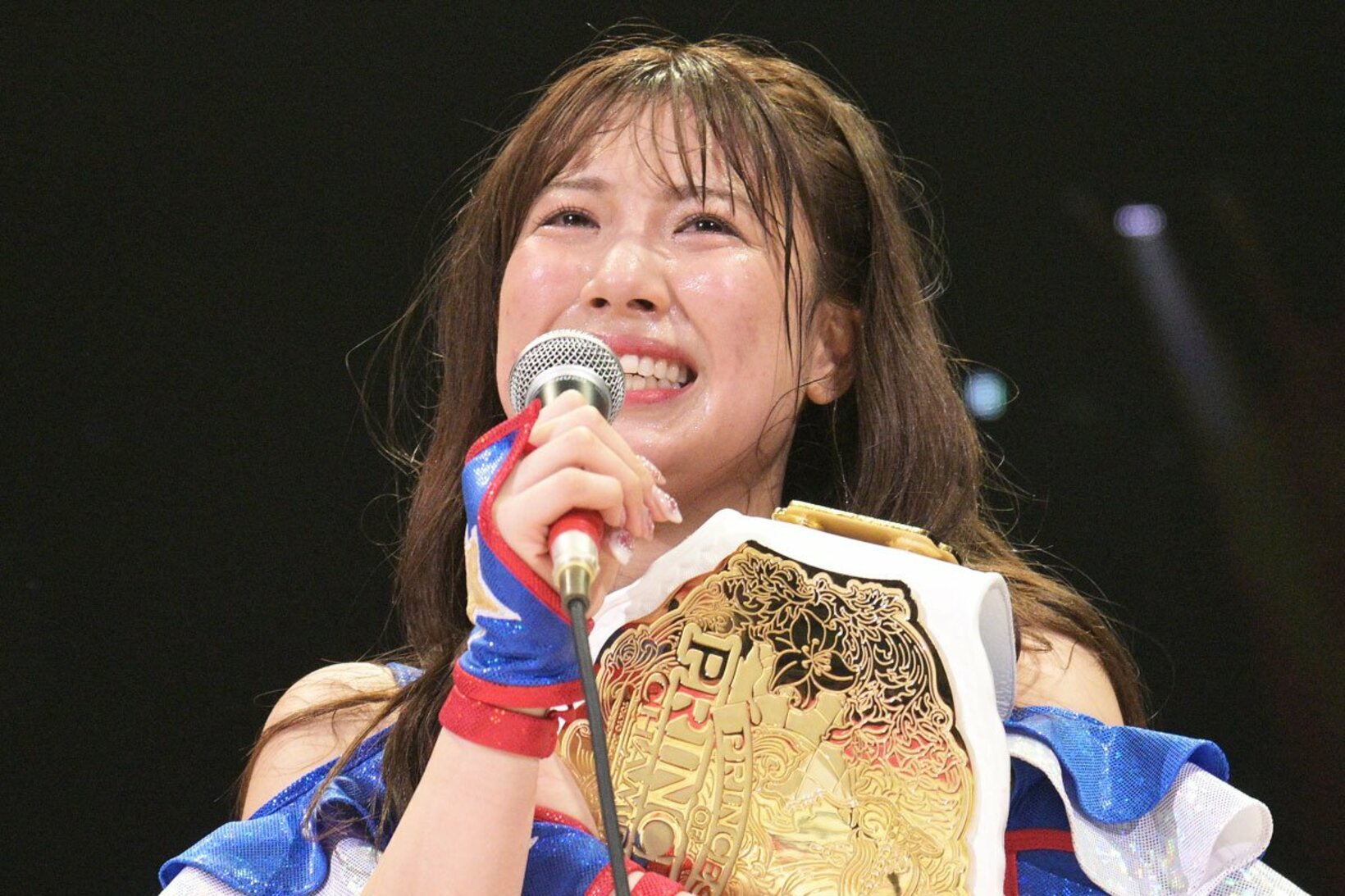 場内のファンに東京ドーム進出を誓った荒井優希