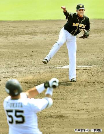 Ｔ―岡田を三振に切って取る藤浪