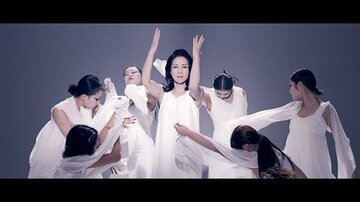  「ブッダのように私は死んだ」のＭＶで妖艶な演技を見せた坂本冬美