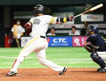  ７回、４号２ランを放ったバレンティン