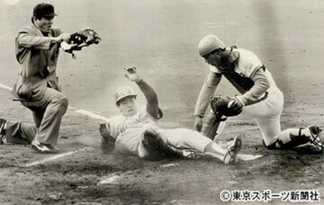  １９８６年の日本シリーズ第４戦で先制のホームを陥れる正田