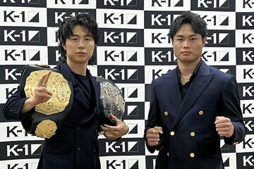 対戦が決まった金子晃大（左）と池田幸司