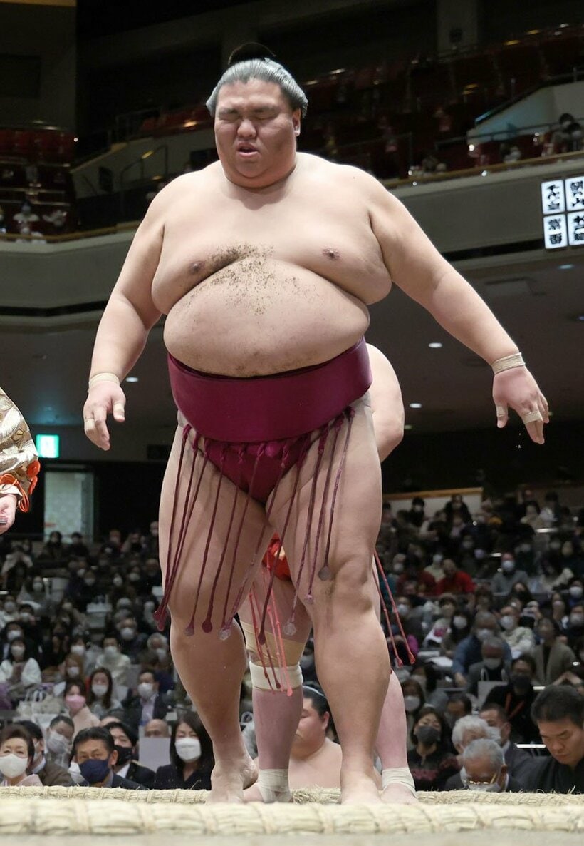  御嶽海は２敗目を喫しこの表情（東スポWeb）