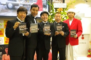 ダチョウ倶楽部(左側)の側で実力を蓄えた有吉弘行（2010年）