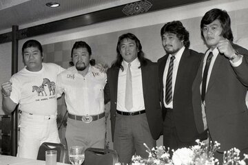 新日本を離脱した（左から）寺西勇、アニマル浜口、長州力、谷津嘉章（84年9月）