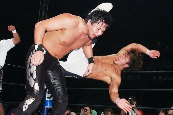 中邑真輔（左）とのシングル初対決が実現（05年1月）