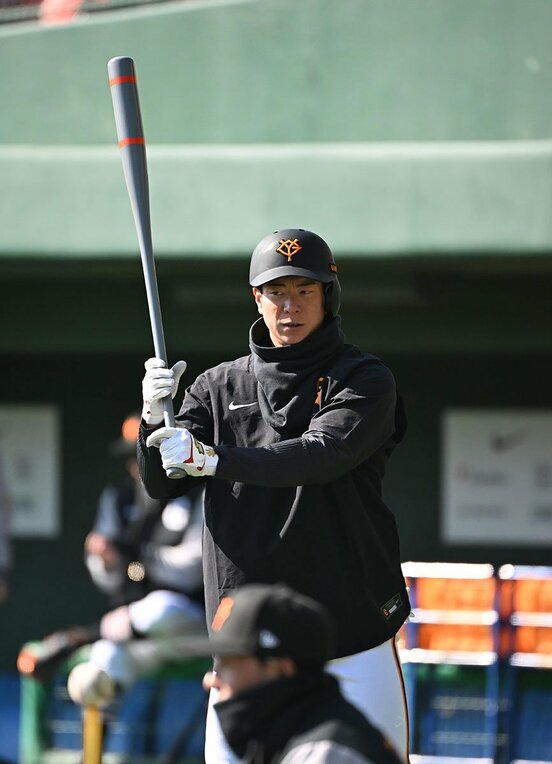 新天地でキャンプ初日を迎えた巨人・松本剛