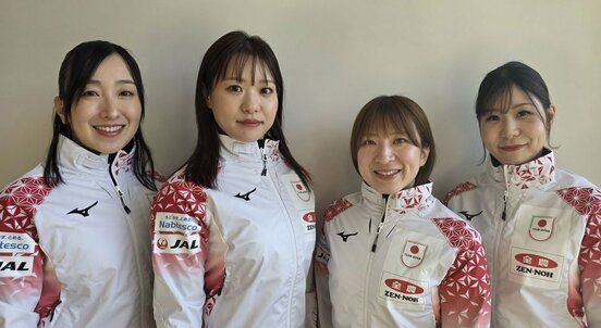 敗れたロコ・ソラーレ（左から）藤沢五月、吉田知那美、鈴木夕湖、吉田夕梨花（ⓒJCA）