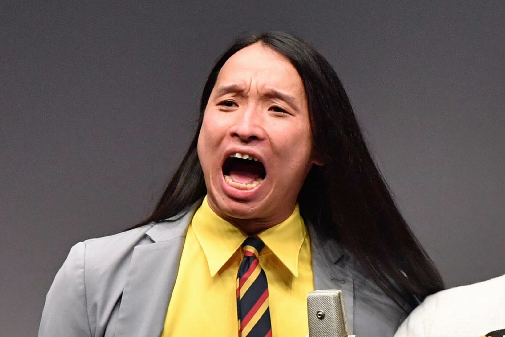 色気ありと話題になったお笑い芸人、トム・ブラウンの布川