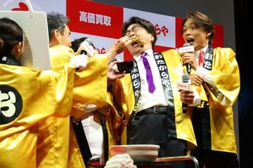 〝アツアツおでん〟に挑戦した純烈・酒井一圭