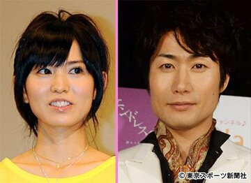 入籍した戸次重幸（右）と市川由衣