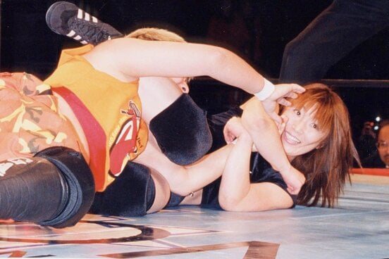 吉田との引退試合でもキュートさを貫いた府川