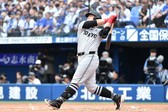 敵地で豪快弾を放った巨人・岡本和真