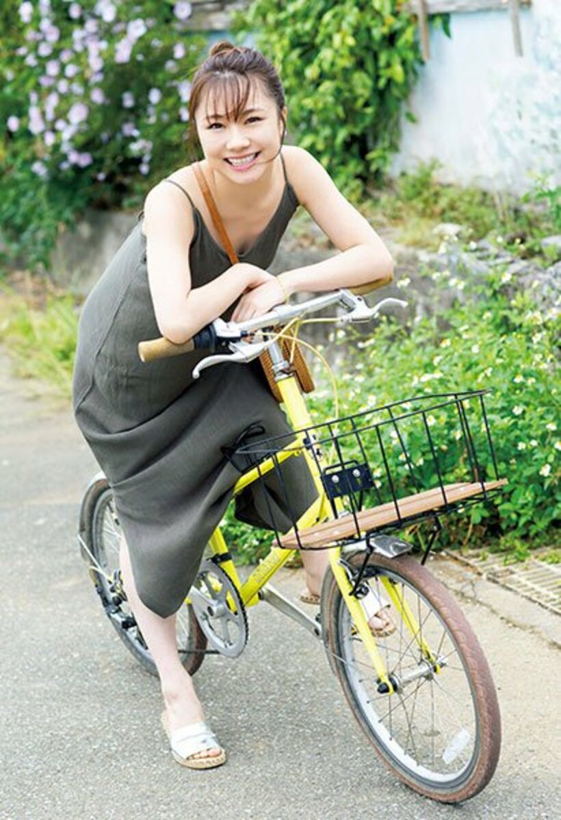 石田亜佑美の写真集「ｂｅｌｉｅｖｅ　ｉｎ　ｏｎｅｓｅｌｆ」より