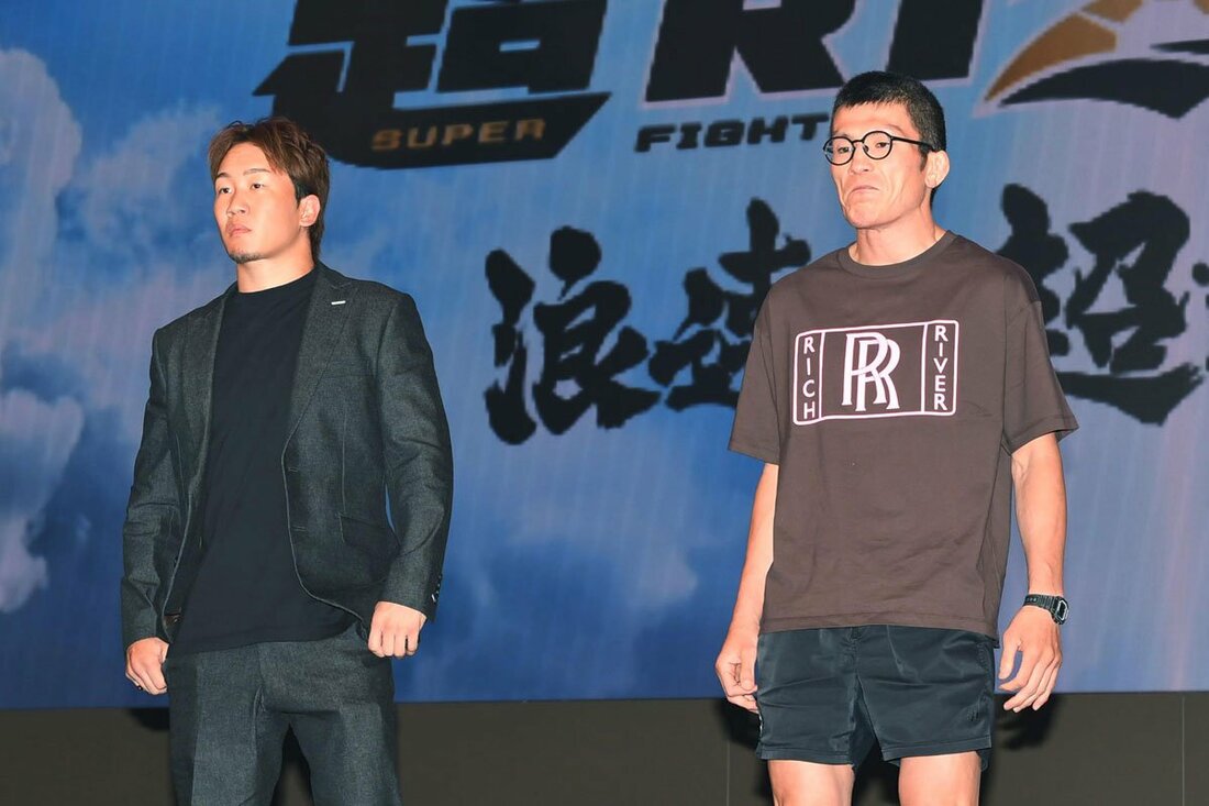 朝倉未来(左)との対戦も控える青木真也