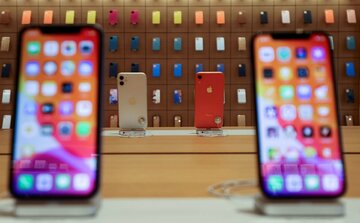  「Clubhouse」に対応するｉＰｈｏｎｅ（写真はイメージ＝ロイター）