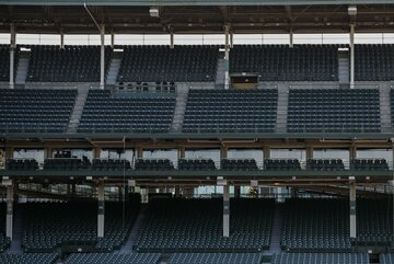  開幕のメドは立っていない（ロイター）