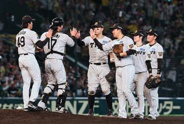 阪神はヤクルトに快勝し優勝マジック「３」