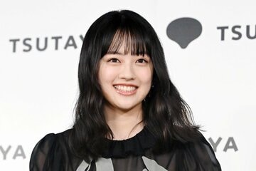 直美を演じる上坂樹里