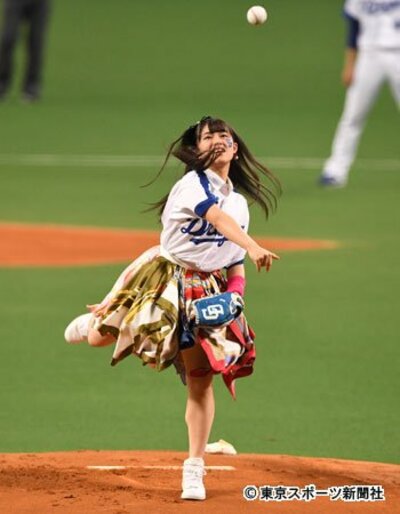 写真：SKE竹内彩姫 大胆フォームでツーバン始球式 | 東スポWEB