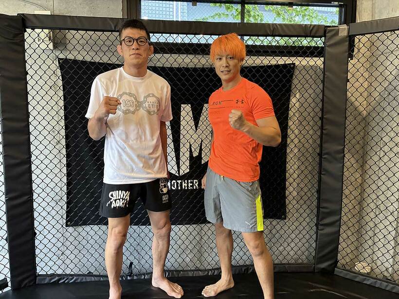 公開練習を行った青木真也（左）と宮脇純太