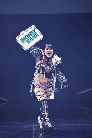 MITB覇者のイヨ・スカイ（©2023 WWE, Inc. All Rights Reserved.）