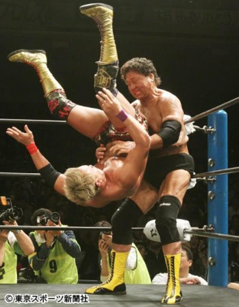 １１月１５日、東京・両国国技館で行われた天龍ＶＳオカダ戦