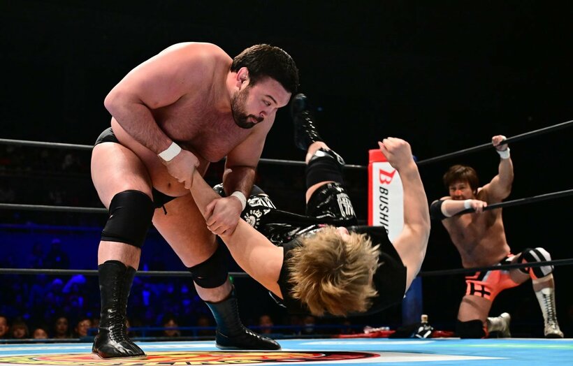 高橋裕二郎を投げつけたウルフアロン