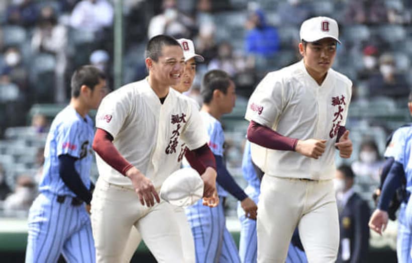  敗れても爽やかな表情だったエース毛利(左)