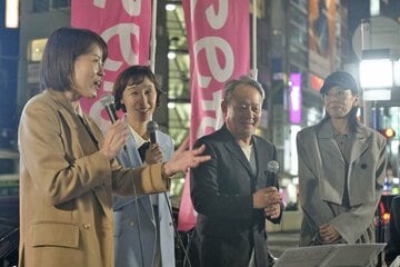 （左から）八幡愛氏、長谷川ういこ氏、辻村ちひろ氏、ミサオ・レッドウルフ氏