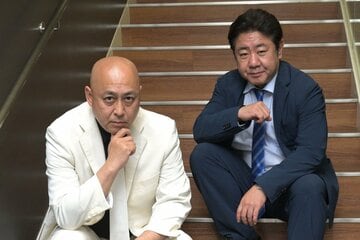 錦鯉の長谷川（左）と渡辺