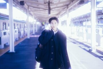 写真集「コバルト」の先行カット　撮影：末長真（扶桑社刊）