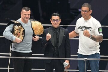 （左から）ミルコ・クロコップ、榊原信行CEO、アントニオ・ホドリゴ・ノゲイラ