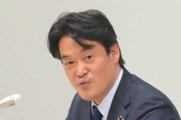 集中砲火を浴びる小西氏