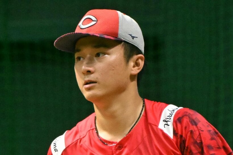 昨年のドラフト１位、広島・佐々木泰